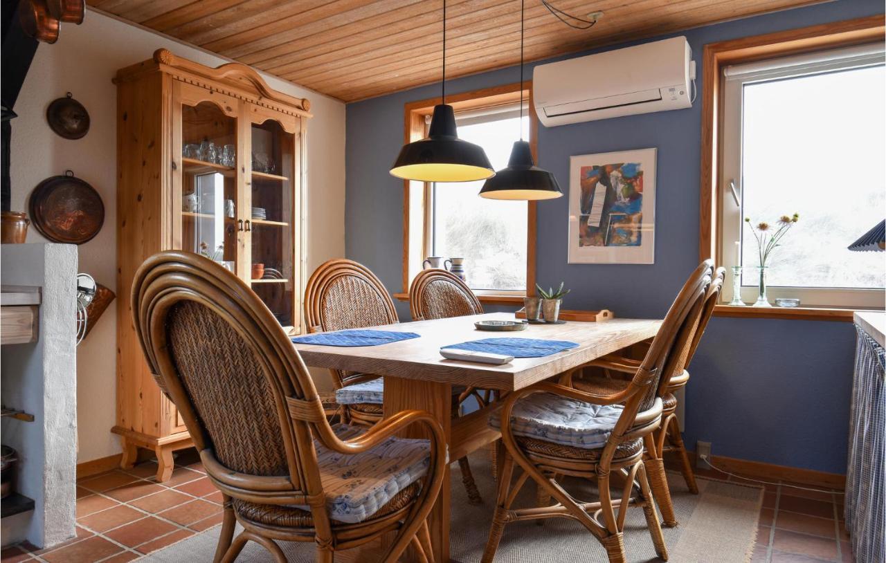 2 Bedroom Amazing Home In Lemvig Norby  Екстер'єр фото