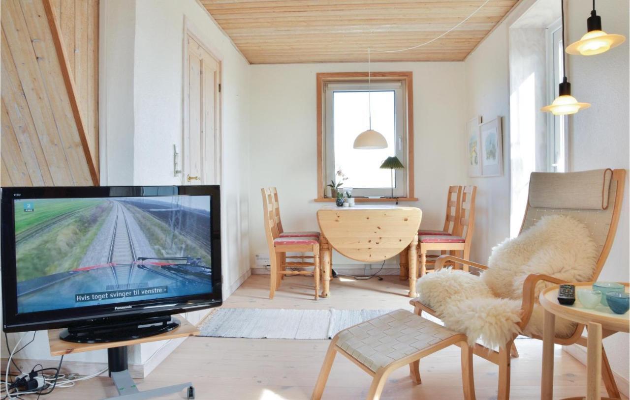 2 Bedroom Amazing Home In Lemvig Norby  Екстер'єр фото